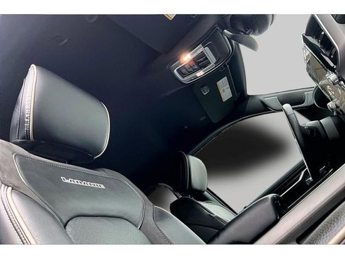 Used 2023 RAM 1500 Laramie AWD/4WD image 21