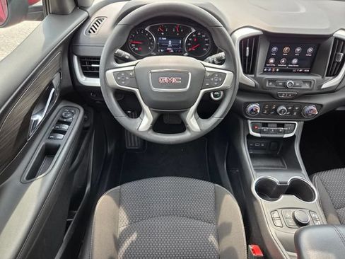 Used 2024 GMC Terrain SLE w/ Driver Convenience Package FWD image 12
