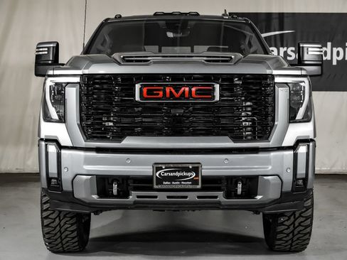 Used 2024 GMC Sierra 3500 Denali w/ Denali Reserve Package AWD/4WD image 3