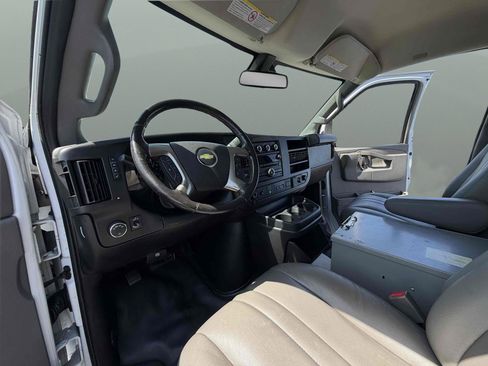 Used 2019 Chevrolet Express 3500 Extended w/ Driver Convenience Package RWD image 11