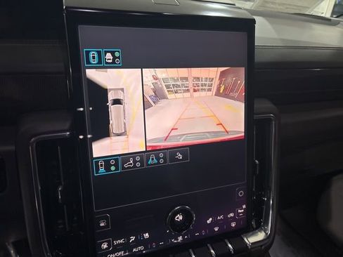 Used 2025 GMC Yukon XL Elevation w/ Elevation Premium Package image 21