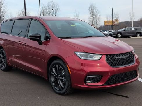 New 2026 Chrysler Pacifica Select FWD image 7