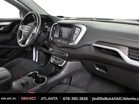 Used 2024 GMC Terrain SLE image 19