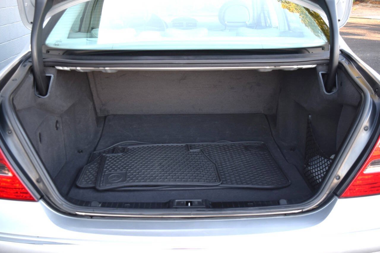 Used 2004 Mercedes-Benz E 500 Sedan image 60