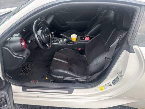 Used 2022 Toyota GR86 Premium RWD image 13