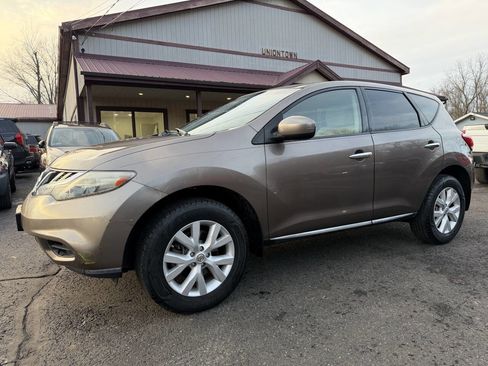 Used 2011 Nissan Murano S image 2