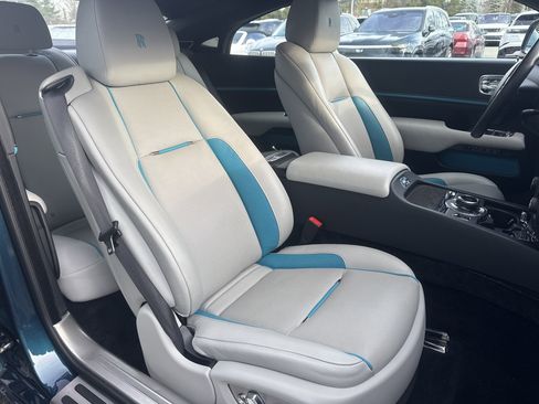 Used 2020 Rolls-Royce Wraith image 2