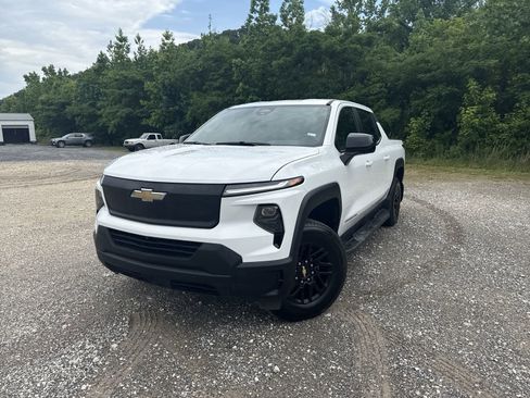 Used 2024 Chevrolet Silverado EV W/T AWD/4WD image 3