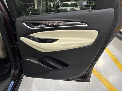 Used 2023 Buick Enclave Avenir w/ Avenir Technology Package AWD/4WD image 36