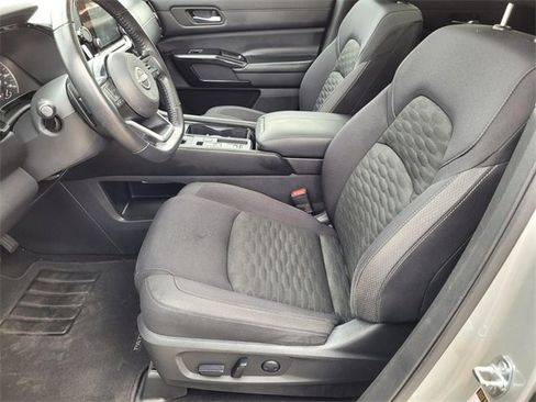 Used 2022 Nissan Pathfinder SV w/ SV Premium Package image 16