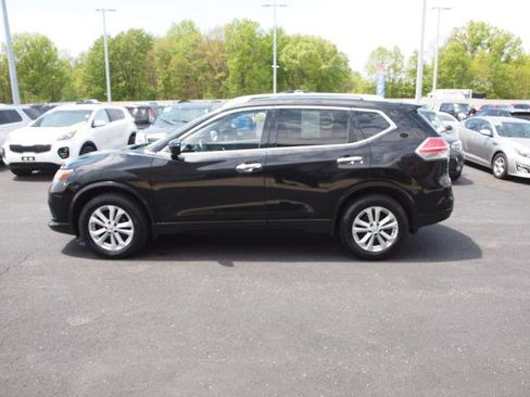 Used 2016 Nissan Rogue SV AWD/4WD image 3