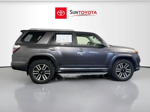 Used 2018 Toyota 4Runner Limited AWD/4WD image 2