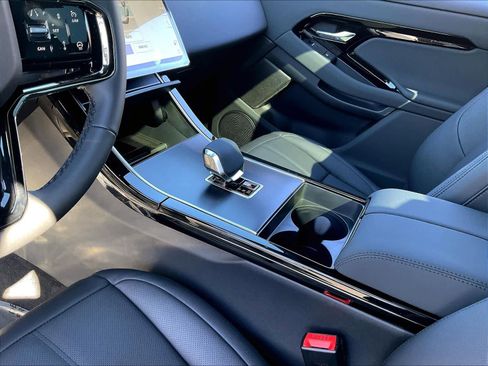 New 2026 Land Rover Range Rover Evoque Dynamic SE image 10