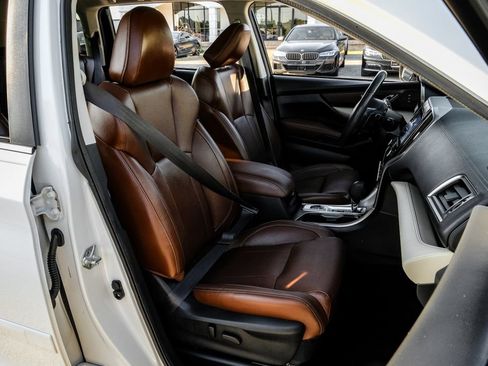 Used 2022 Subaru Ascent Touring AWD/4WD image 34