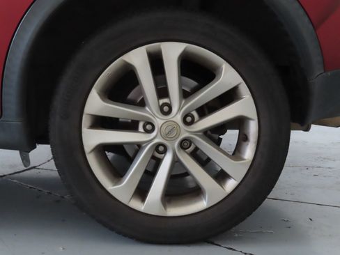 Used 2013 Nissan Juke SL FWD image 28