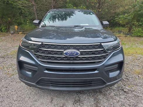 Used 2022 Ford Explorer XLT w/ Class IV Trailer Tow Package AWD/4WD image 2
