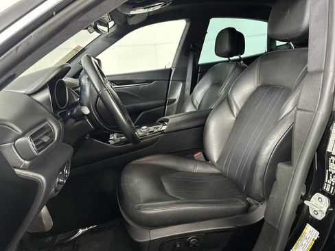 Used 2019 Maserati Levante image 15