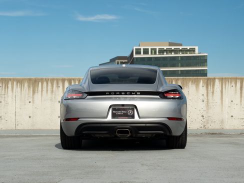 Used 2018 Porsche 718 Cayman RWD image 5