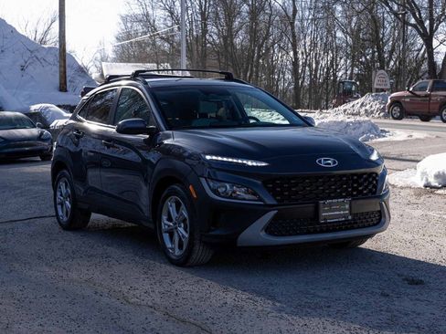Used 2023 Hyundai Kona SEL image 3