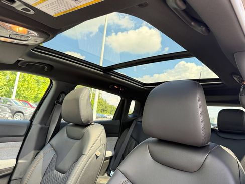 New 2026 Jeep Compass Latitude AWD/4WD image 19