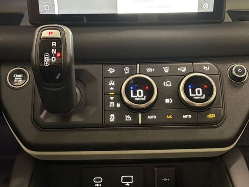 Used 2020 Land Rover Defender 110 SE AWD/4WD image 18