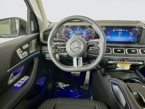 New 2026 Mercedes-Benz GLS 450 4MATIC image 23