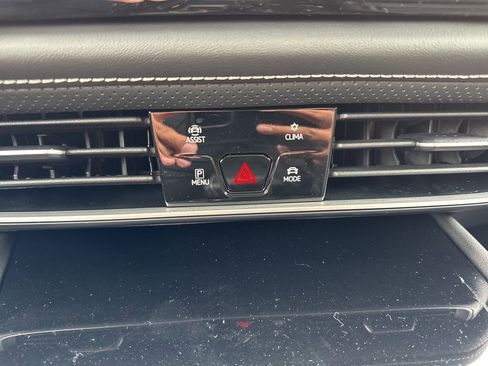 New 2026 Volkswagen Atlas Cross Sport SE image 25