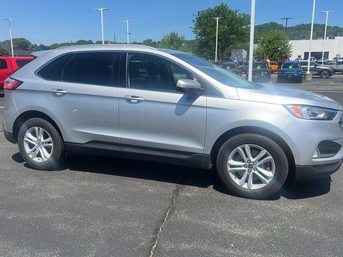 Used 2019 Ford Edge SEL w/ Equipment Group 201A AWD/4WD image 3