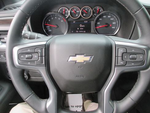 Used 2023 Chevrolet Suburban LS image 20