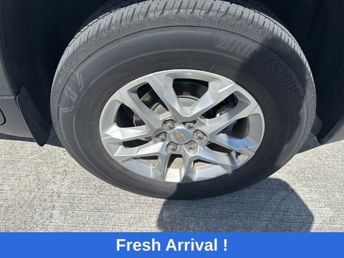 Used 2023 Chevrolet Traverse LS FWD image 17