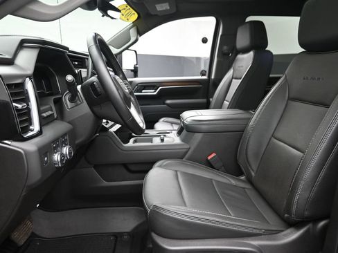 Used 2025 GMC Sierra 2500 Denali w/ Denali Reserve Package AWD/4WD image 16