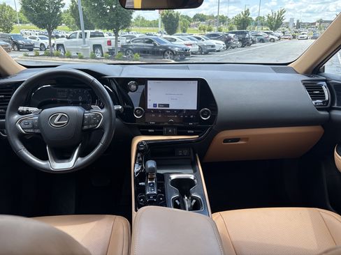 Used 2024 Lexus NX 250 FWD w/ Towing Package (2000 Lbs) image 28