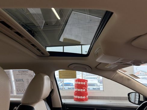 Used 2016 Volkswagen Jetta SEL Premium w/ Lighting Package image 26