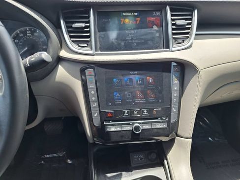Used 2023 INFINITI QX50 Luxe FWD image 14