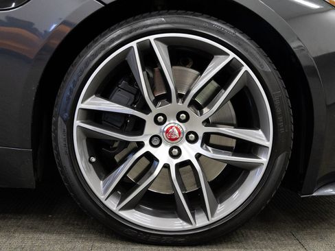 Used 2016 Jaguar F-TYPE R AWD/4WD image 26