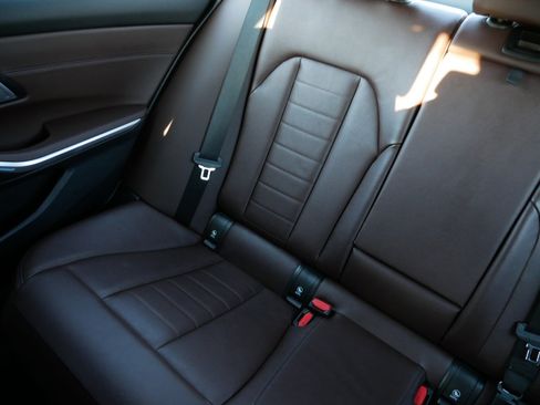 Used 2023 BMW 330i xDrive Sedan w/ Premium Package image 12