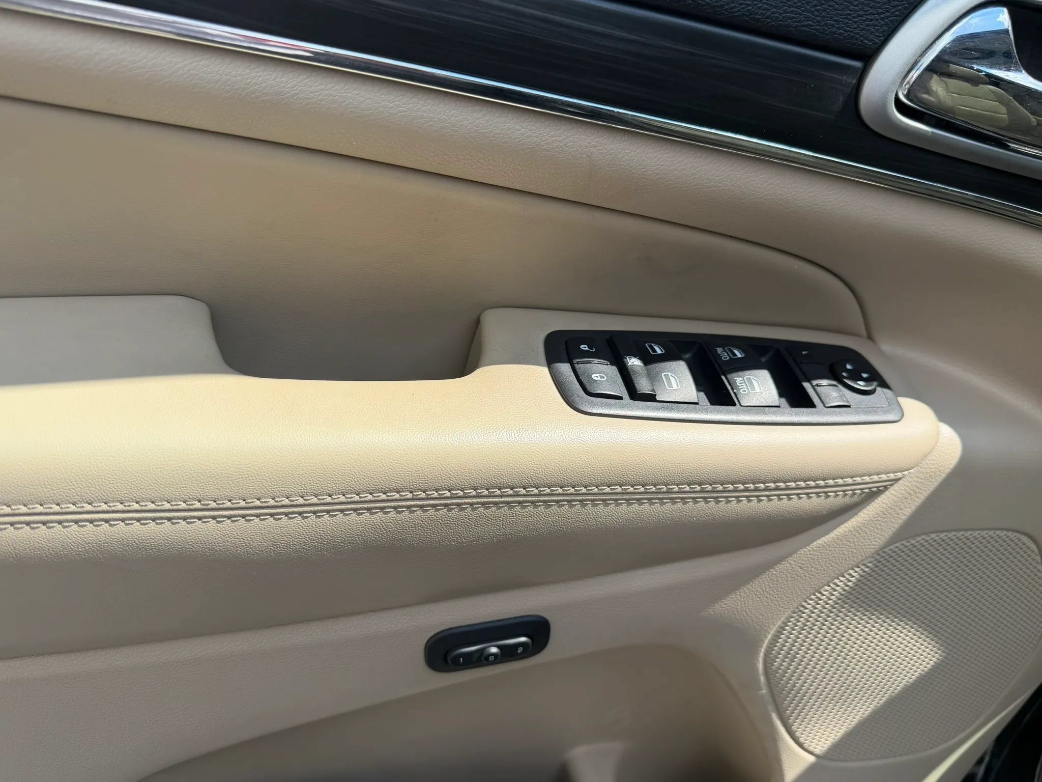 Used 2019 Jeep Grand Cherokee Limited AWD/4WD image 29