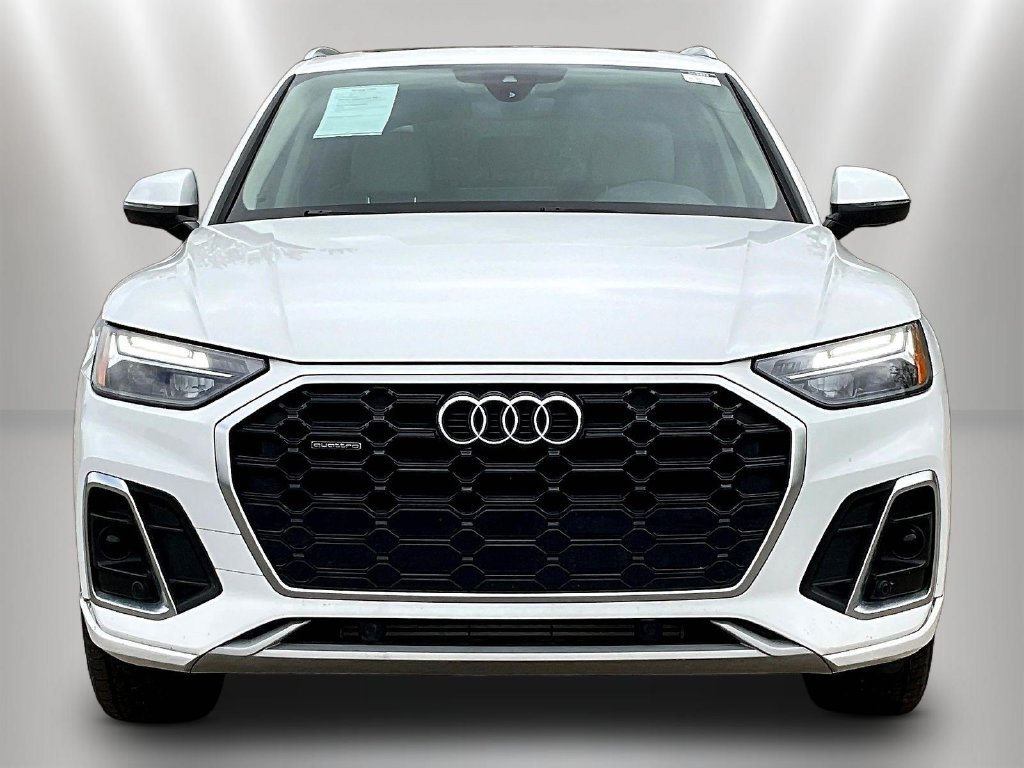 Used 2022 Audi Q5 2.0T Premium w/ Convenience Package AWD/4WD image 2