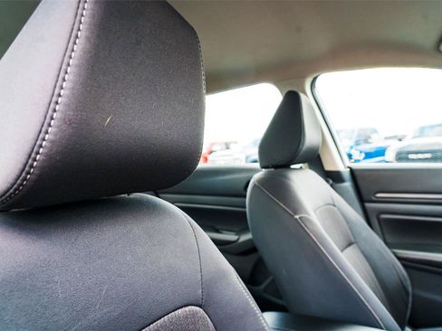 Used 2024 Nissan Altima 2.5 SV FWD image 20