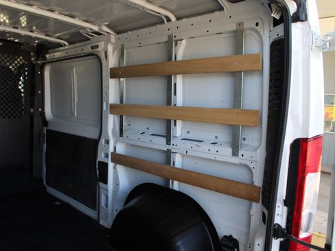 Used 2025 RAM ProMaster 2500 w/ U-Haul Equipment Group FWD image 40