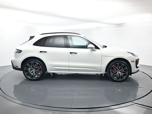 Certified 2023 Porsche Macan S AWD/4WD image 16