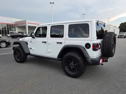 Used 2024 Jeep Wrangler Sport AWD/4WD image 9