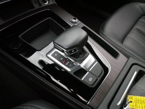 Used 2022 Audi Q5 2.0T Premium Plus image 24
