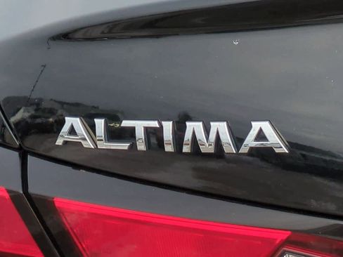 Used 2020 Nissan Altima 2.5 SR w/ Premium Package image 12