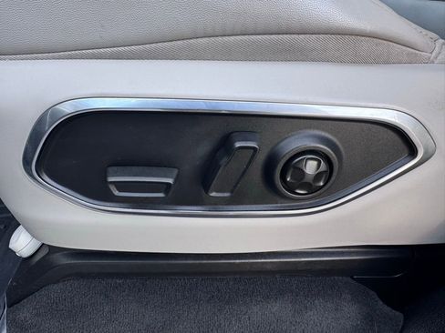 Used 2023 Jeep Wagoneer 4WD w/ Premium Group I image 22