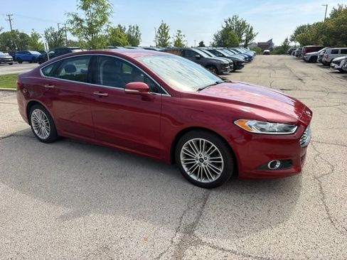 Used 2015 Ford Fusion SE w/ Equipment Group 202A FWD image 10