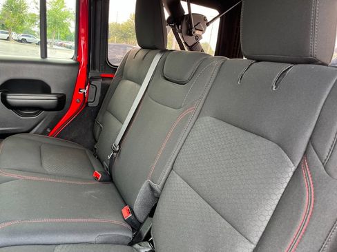 Used 2021 Jeep Wrangler Unlimited Rubicon AWD/4WD image 45