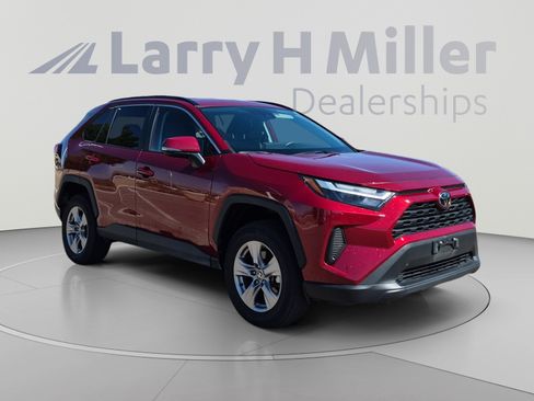 Used 2025 Toyota RAV4 XLE AWD/4WD image 7