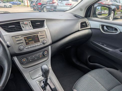 Used 2014 Nissan Sentra SR w/ SR Driver Package FWD image 23