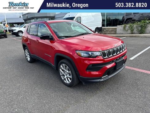 Used 2023 Jeep Compass Latitude w/ Sun and Sound Group AWD/4WD image 1